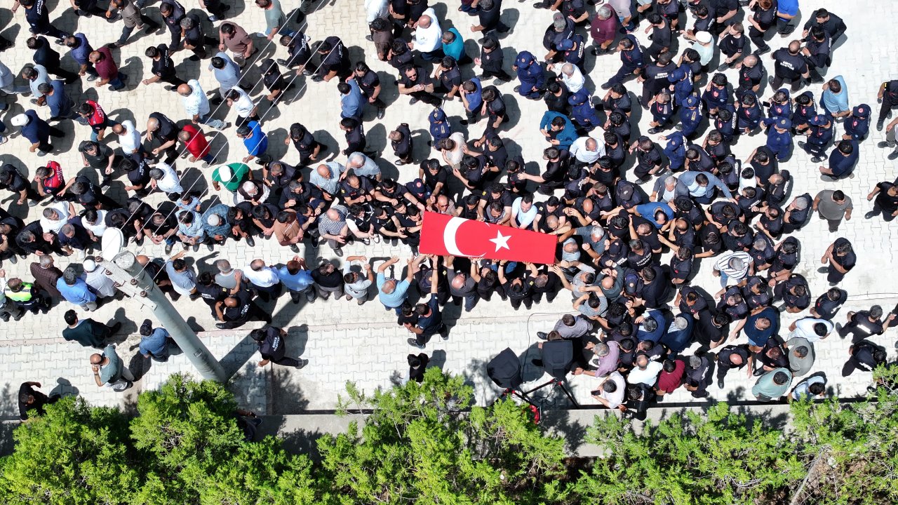 Şehit İtfaiyeci memleketine uğurlandı