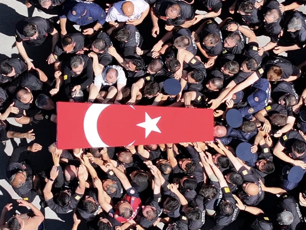 Şehit İtfaiyeci memleketine uğurlandı