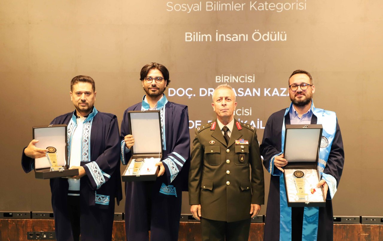 NEÜ’de Yıldızlar Geçidi