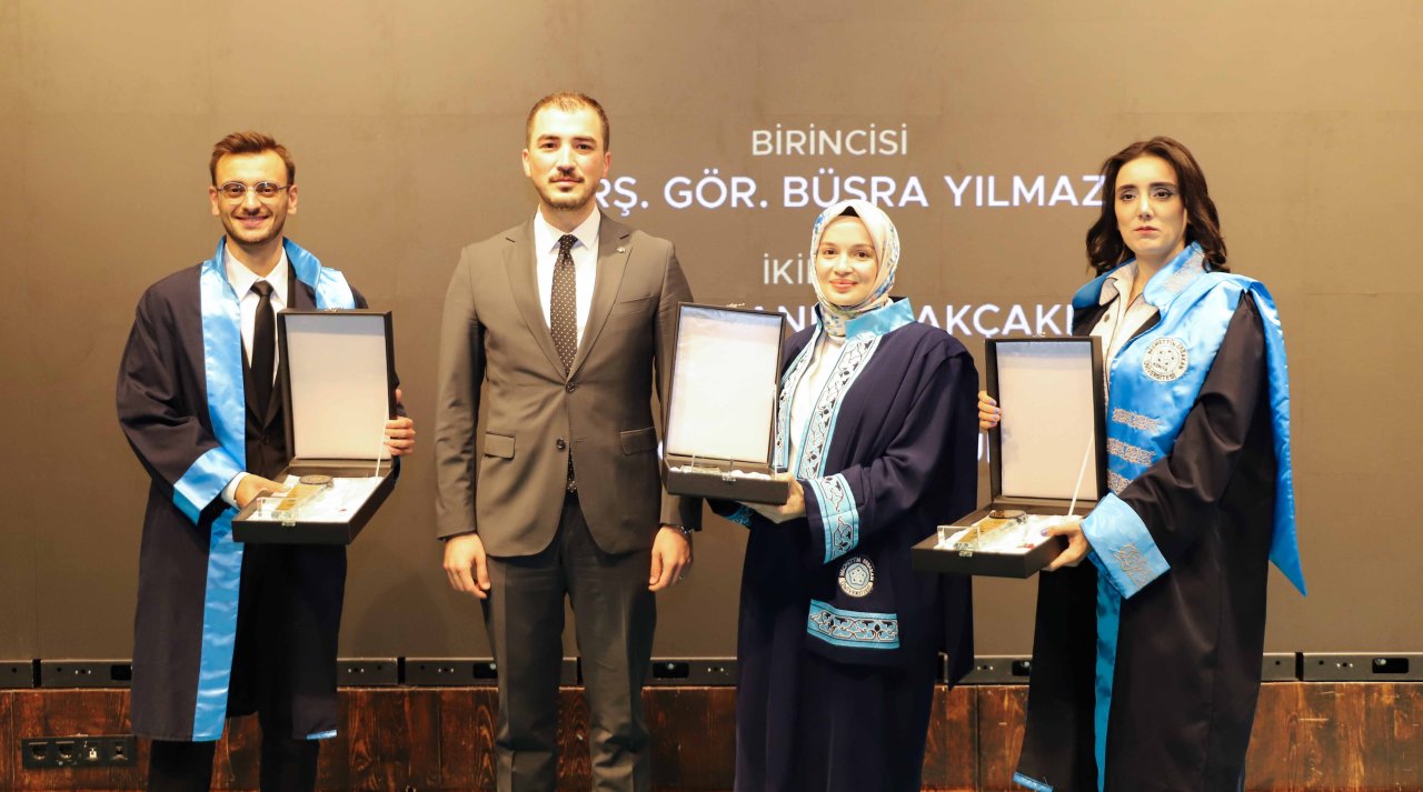 NEÜ’de Yıldızlar Geçidi