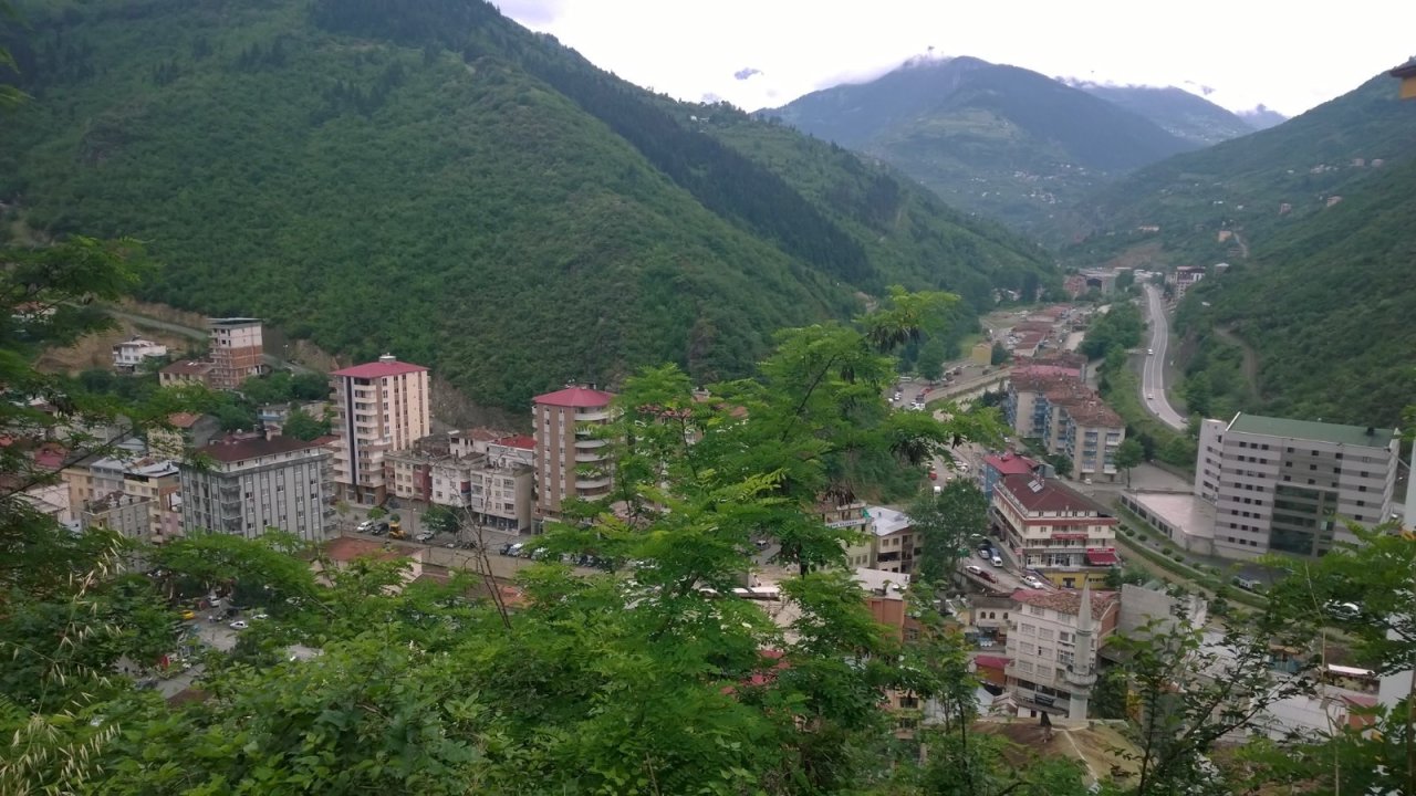 Maçka yolları...
