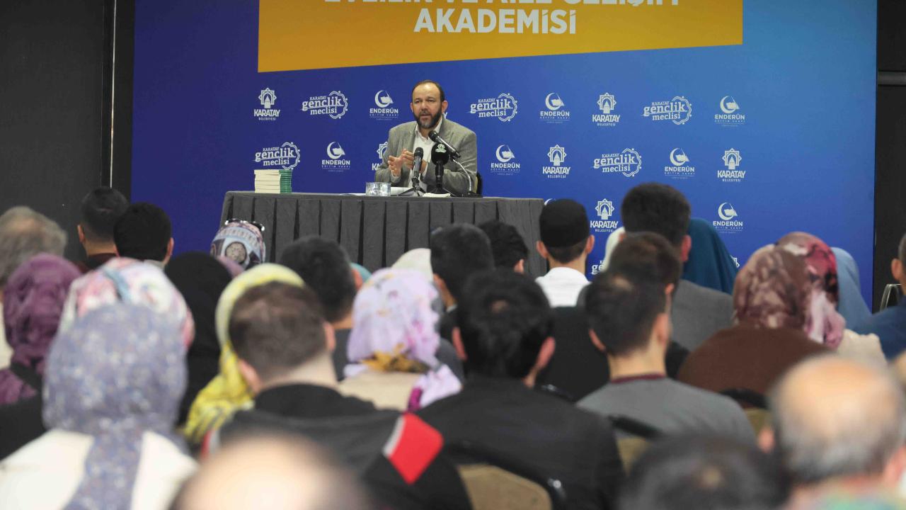 Evlilik ve Aile Gelişim Akademisine yoğun ilgi