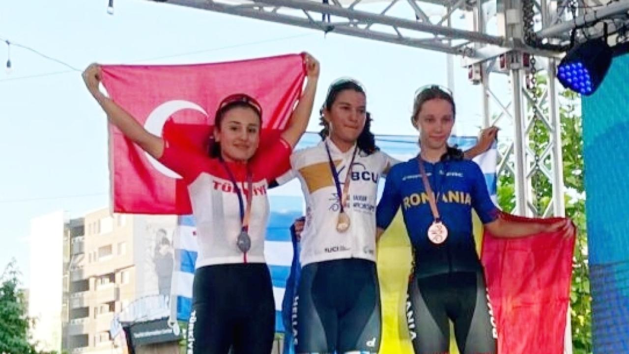 Bisikletçilerden Uluslararası Arenada Madalya Yağmuru