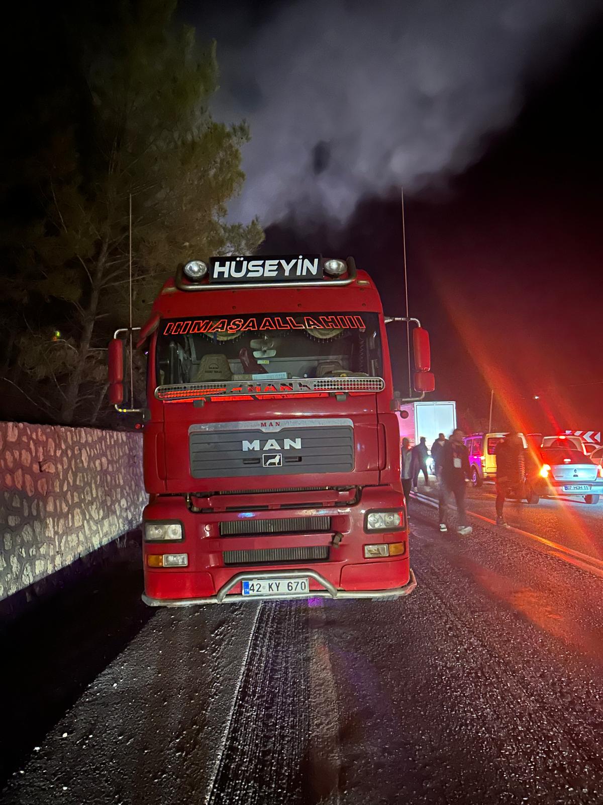 Şehirler arası yolda korkutan yangın